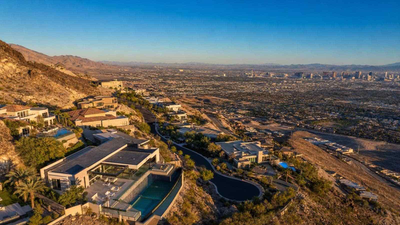 MacDonald Highlands, Henderson — guard-gated ultra-luxury estates on the McCullough Range above DragonRidge Country Club