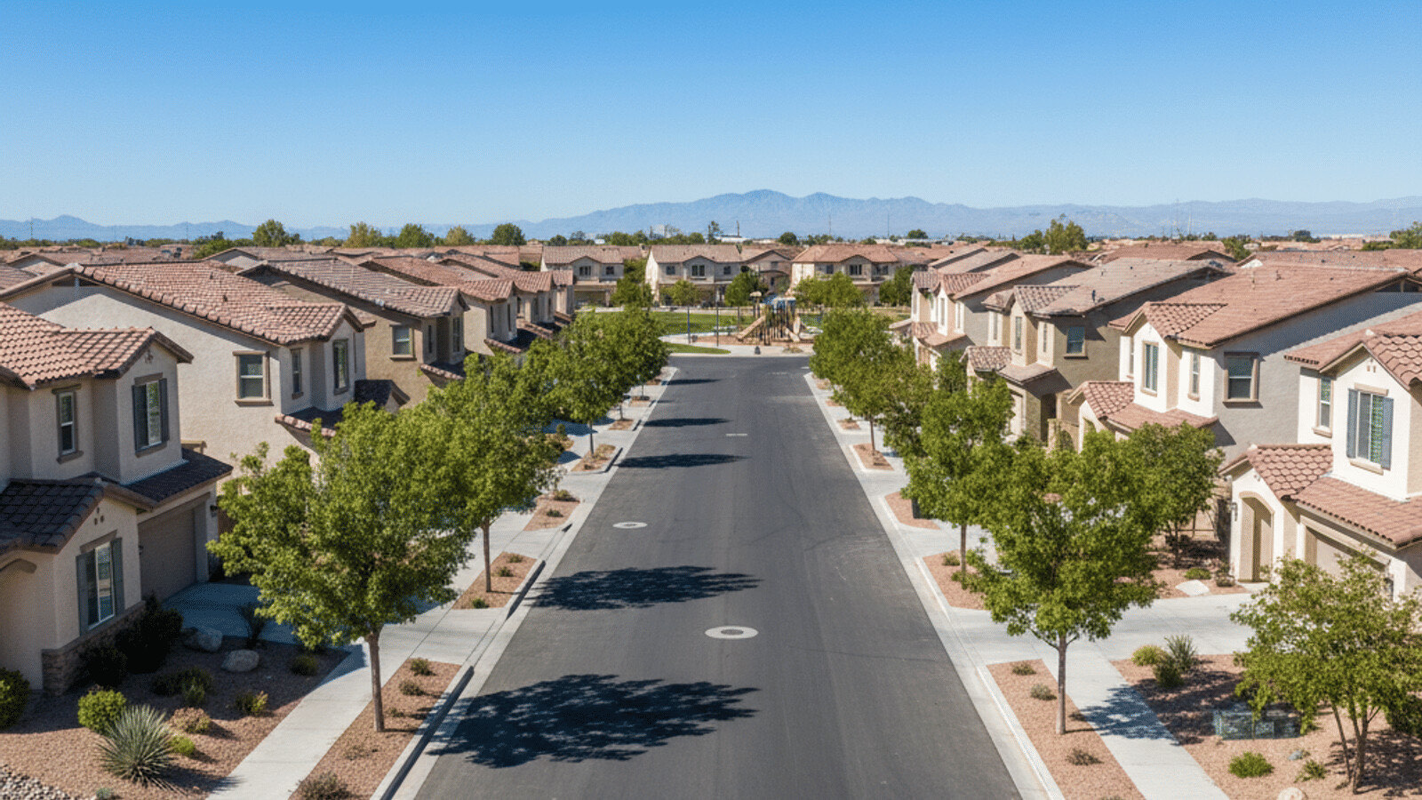 Las Vegas starter-home streetscape where FHA buyers with 580 credit scores shop in 2026